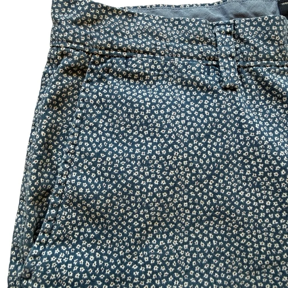 J.Crew Club Chino Shorts Mens 32 Blue White Ditsy Floral Print Flat Front Cotton